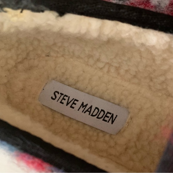 Steve Madden Womens Paxtyn Red plaid Faux Fur slip on flats Shoes US 9 M - Picture 2 of 8